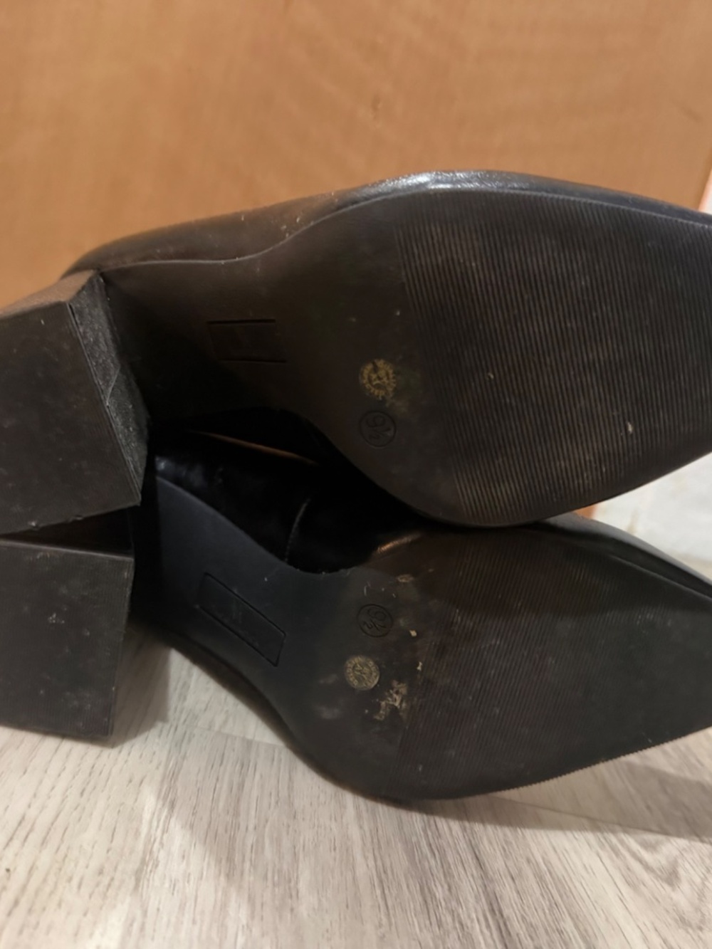Heels - Picture 4 of 4